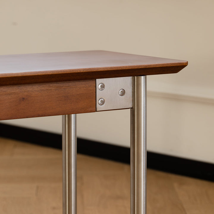 Bauhaus boxwood sintered dining bench season in close up details.