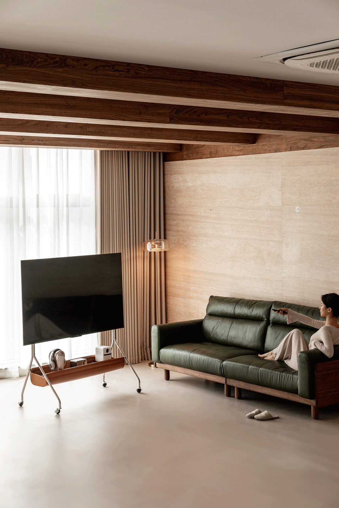 Japandi walnut wood tv hanger sereno in panoramic view.