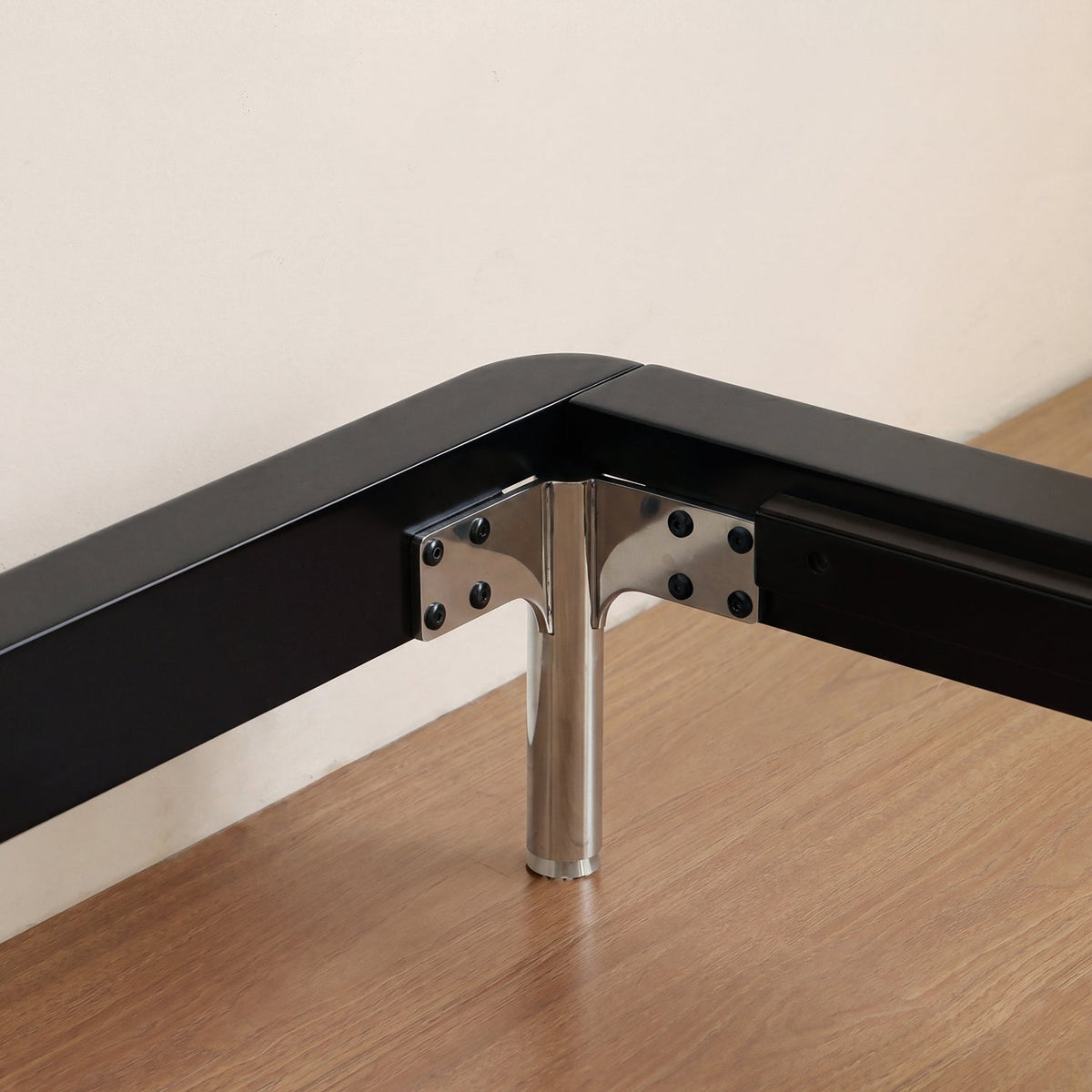 more color details of Bauhaus Rubber Wood Platform Bed AMERICANO