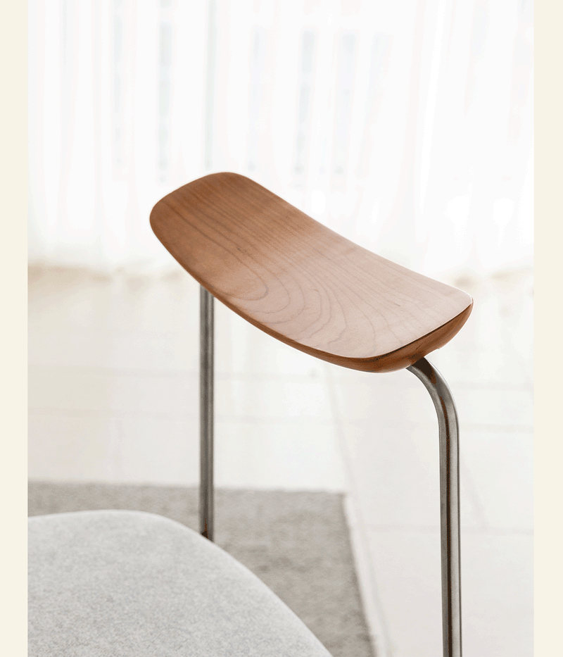 Bauhaus cherry wood dining chair wiener in details.