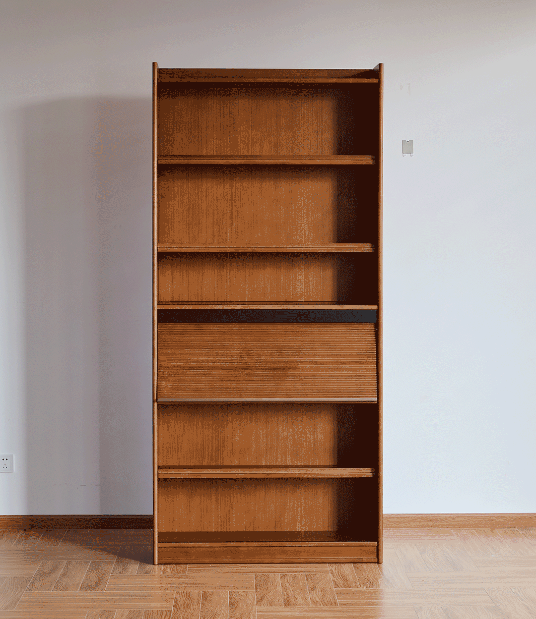 Vintage boxwood modular bookshelf mura layered structure.