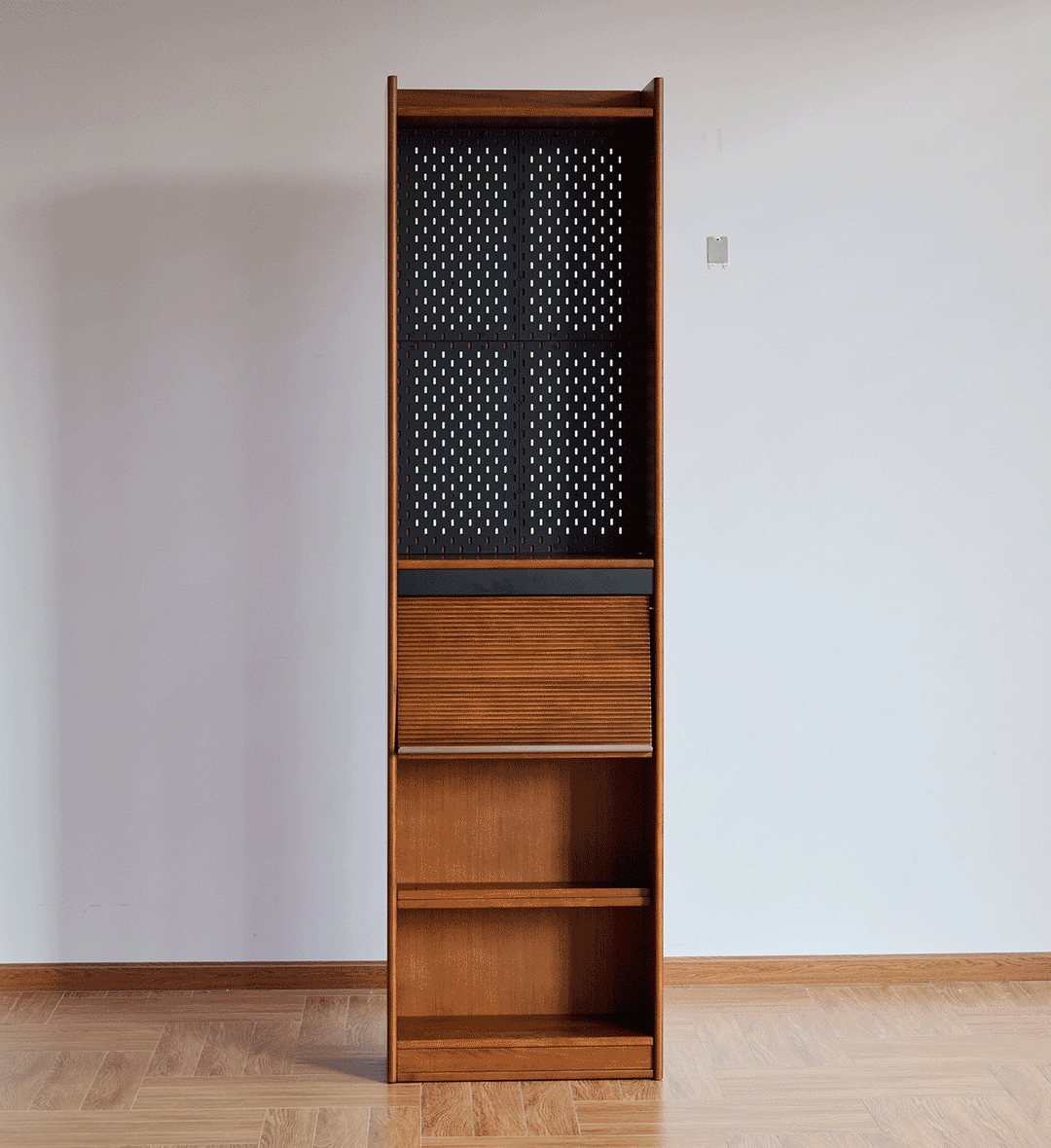 Vintage boxwood modular bookshelf mura detail 1.