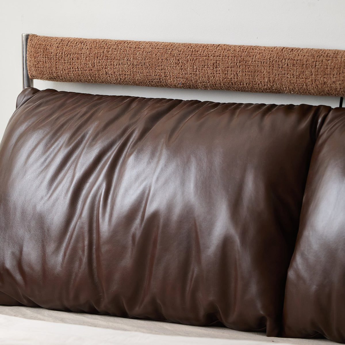 more color details of Bauhaus Genuine Leather Bed SUPPLE BROWN