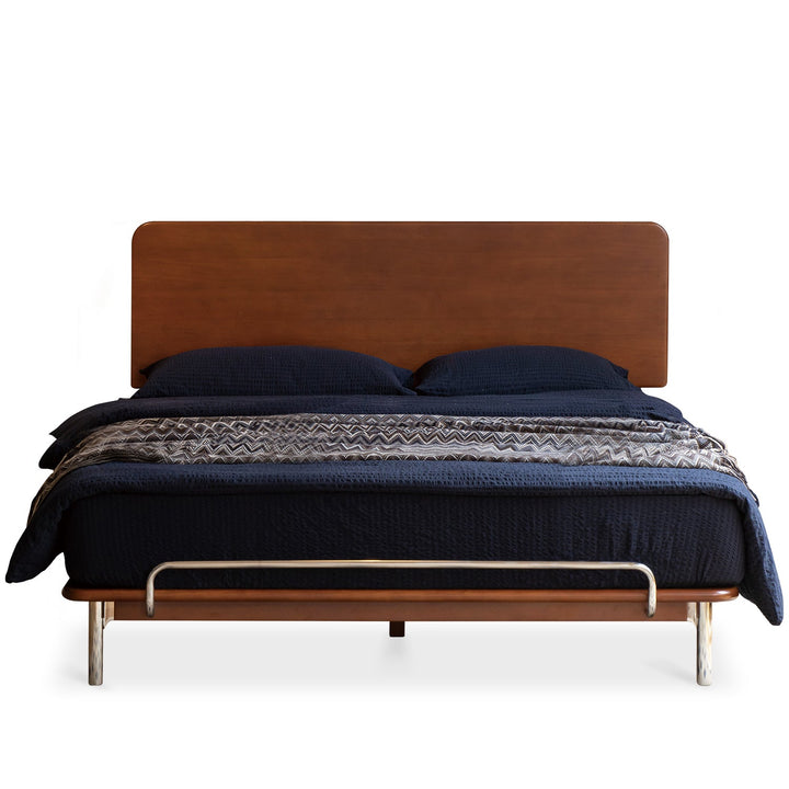 Bauhaus boxwood bed americano in still life.