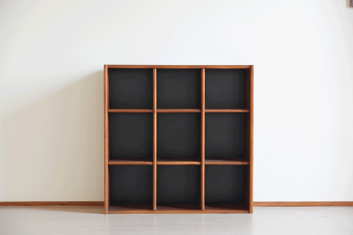 Vintage boxwood modular bookshelf n plus in details.