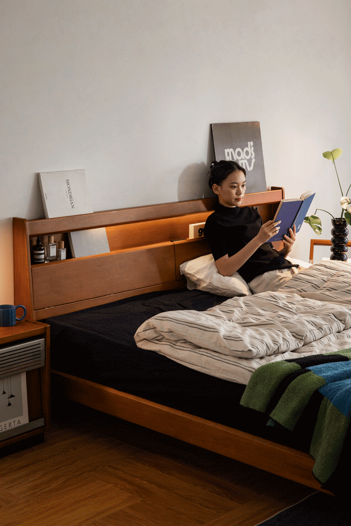 Vintage Boxwood Bed ACCOMPANY LIGHT