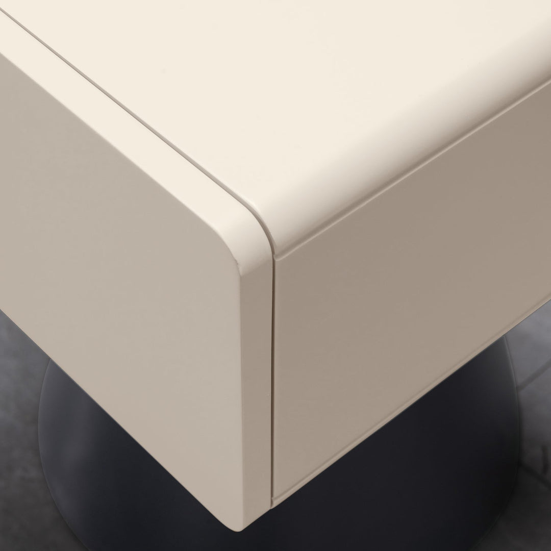 Minimalist Plywood Side Table NUBO