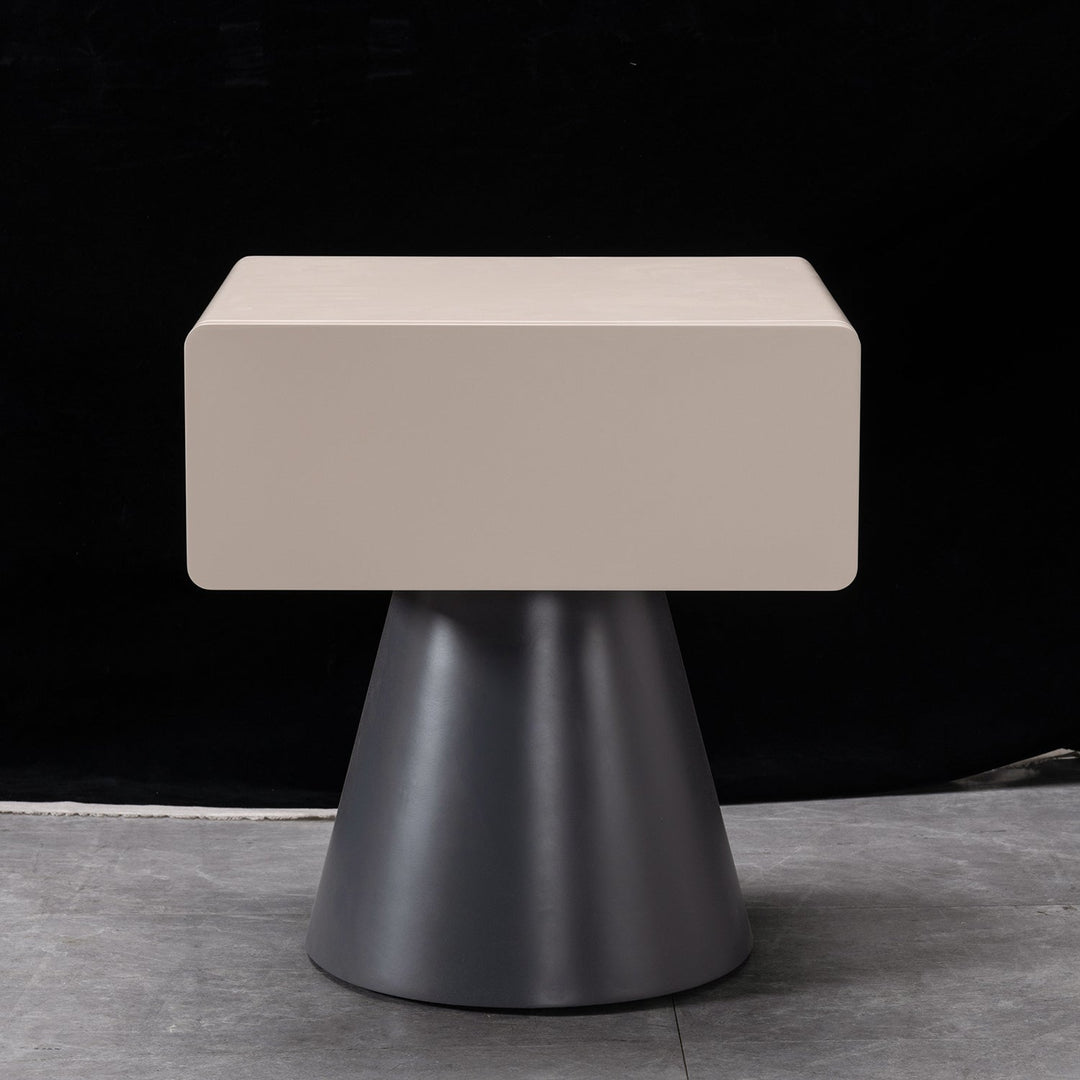 Minimalist Plywood Side Table NUBO