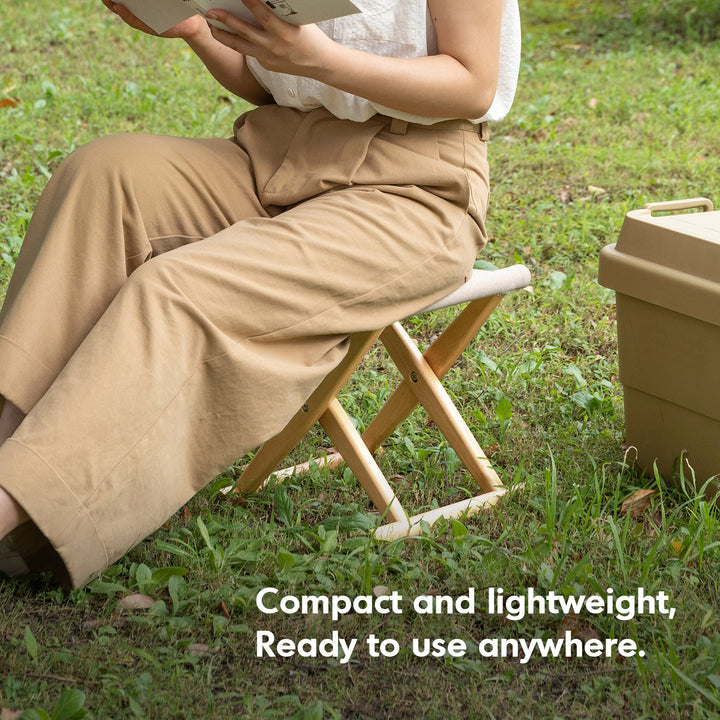 Scandinavian beech wood canvas folding stool kaya detail 1.