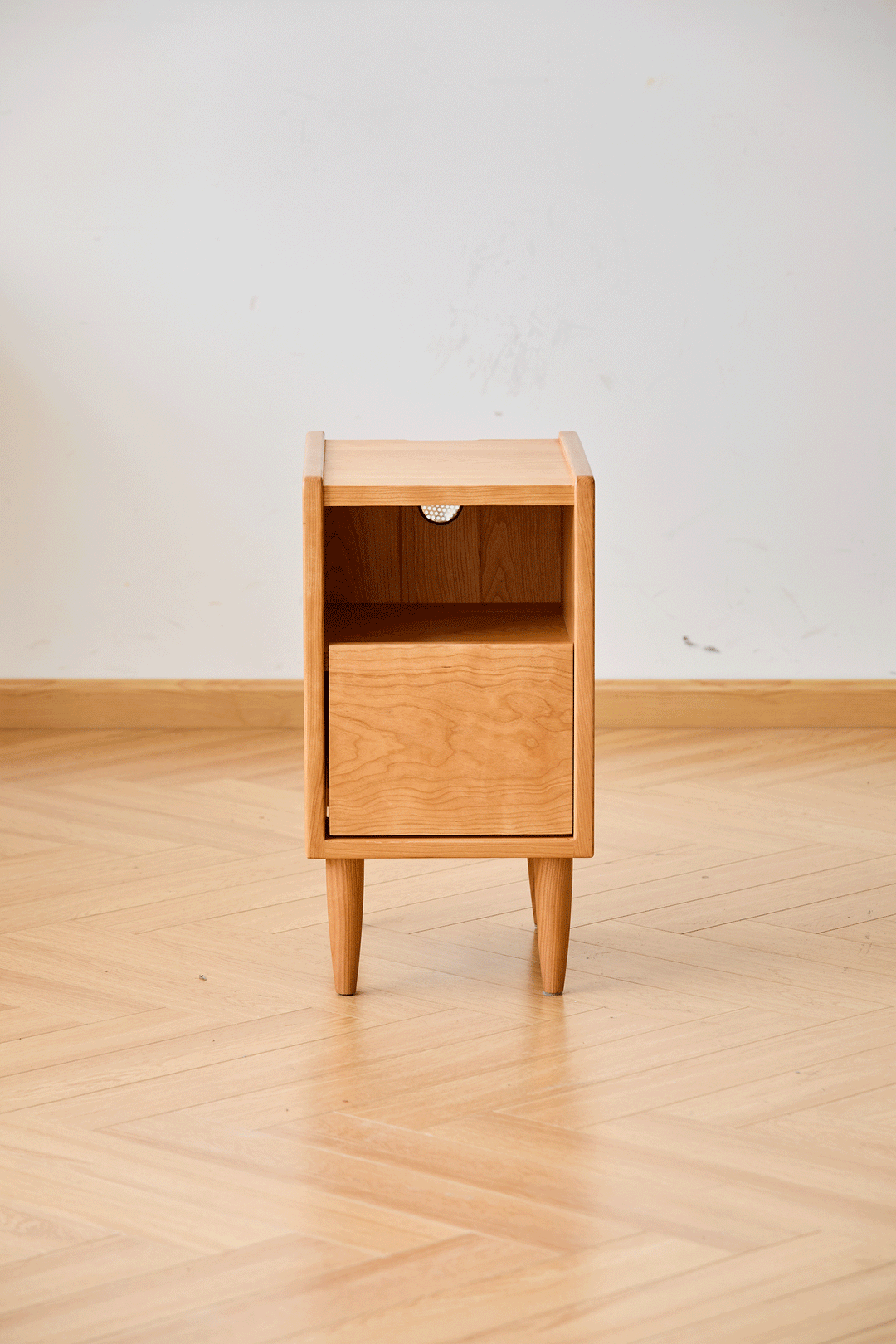 Scandinavian Cherry Wood Side Table CUBO