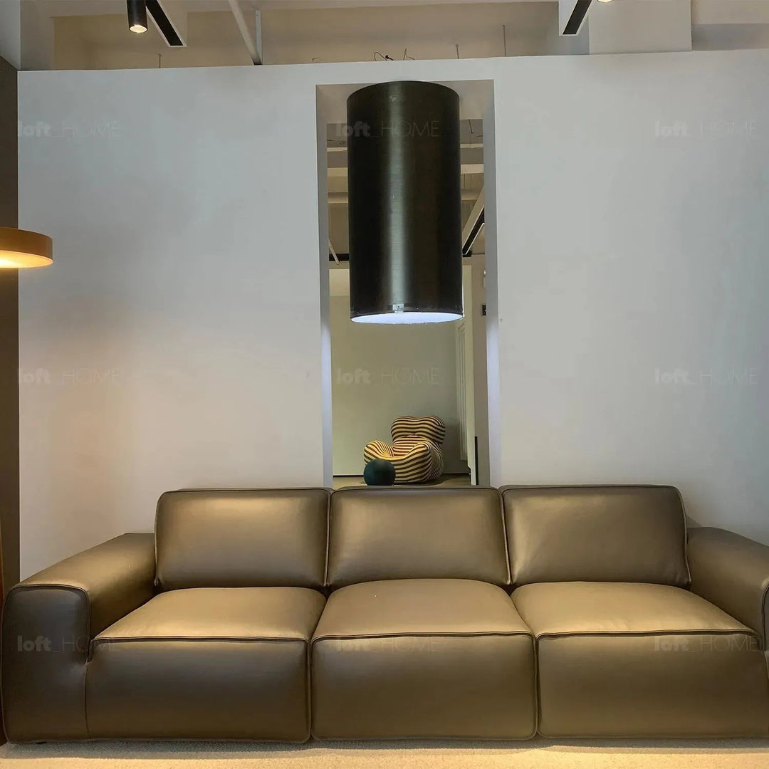 Minimalist microfiber leather 4 seater sofa fleece layered structure.