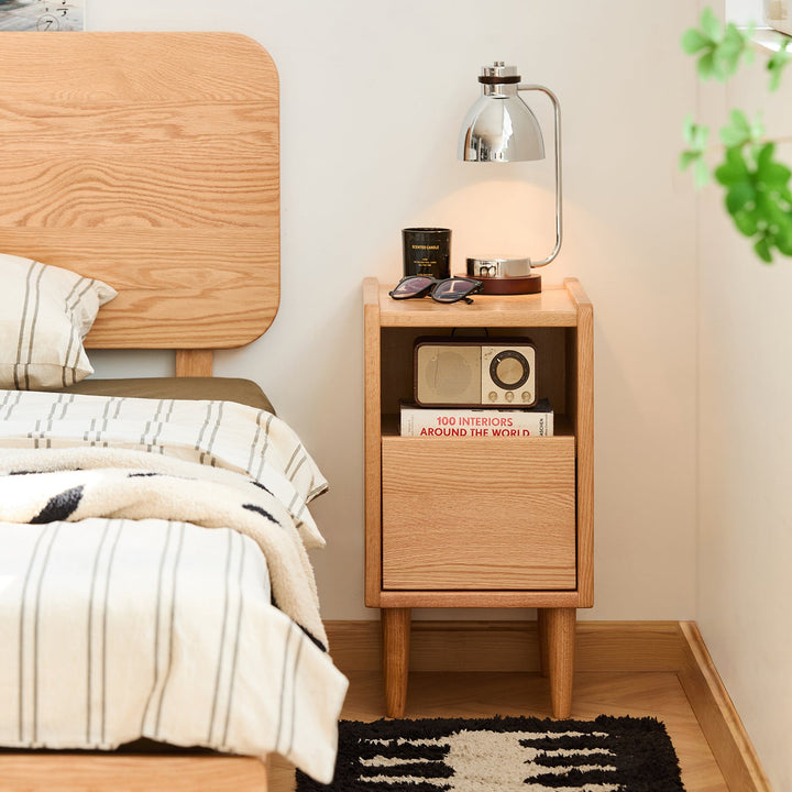 Scandinavian Oak Wood Side Table CUBO