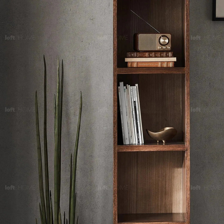 Scandinavian oak wood bookshelf gerin detail 32.