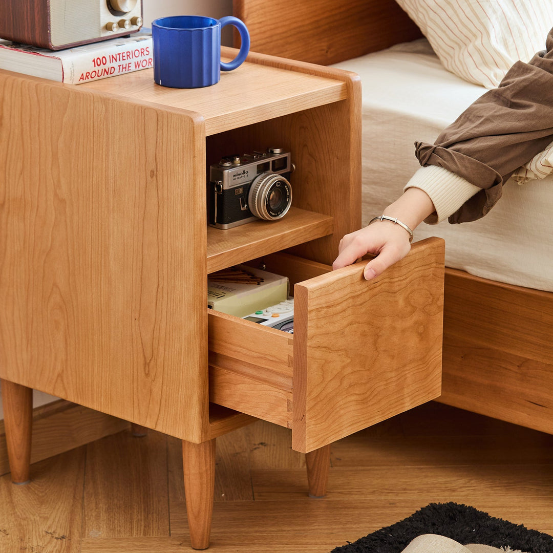 Scandinavian Cherry Wood Side Table CUBO