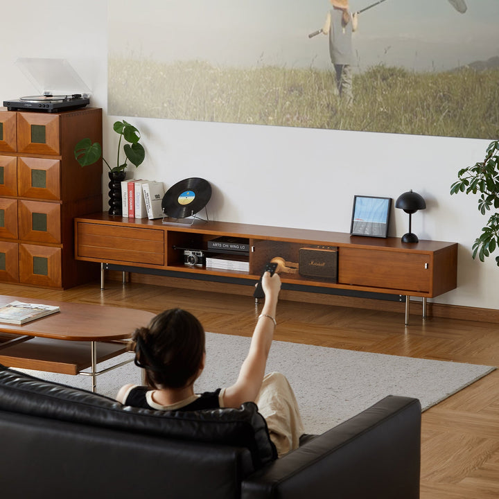 Vintage boxwood tv console bach environmental situation.