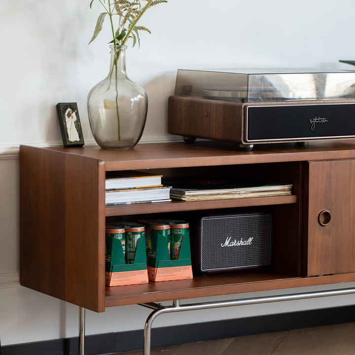 Bauhaus boxwood tv console silver salt in close up details.