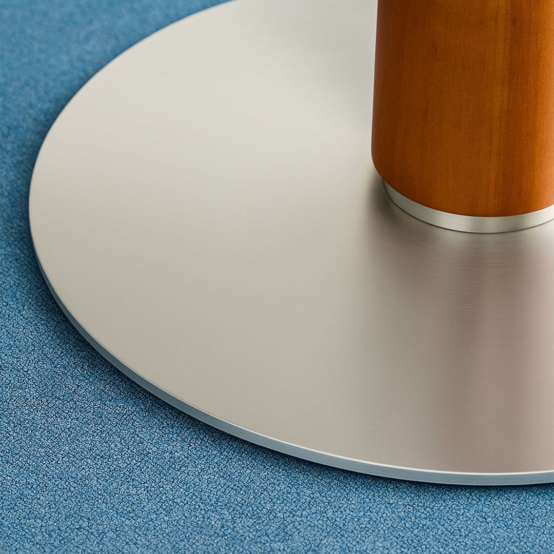 Bauhaus sintered stone round dining table grey in close up details.
