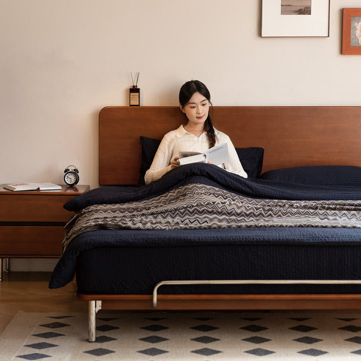 Bauhaus boxwood bed americano primary product view.