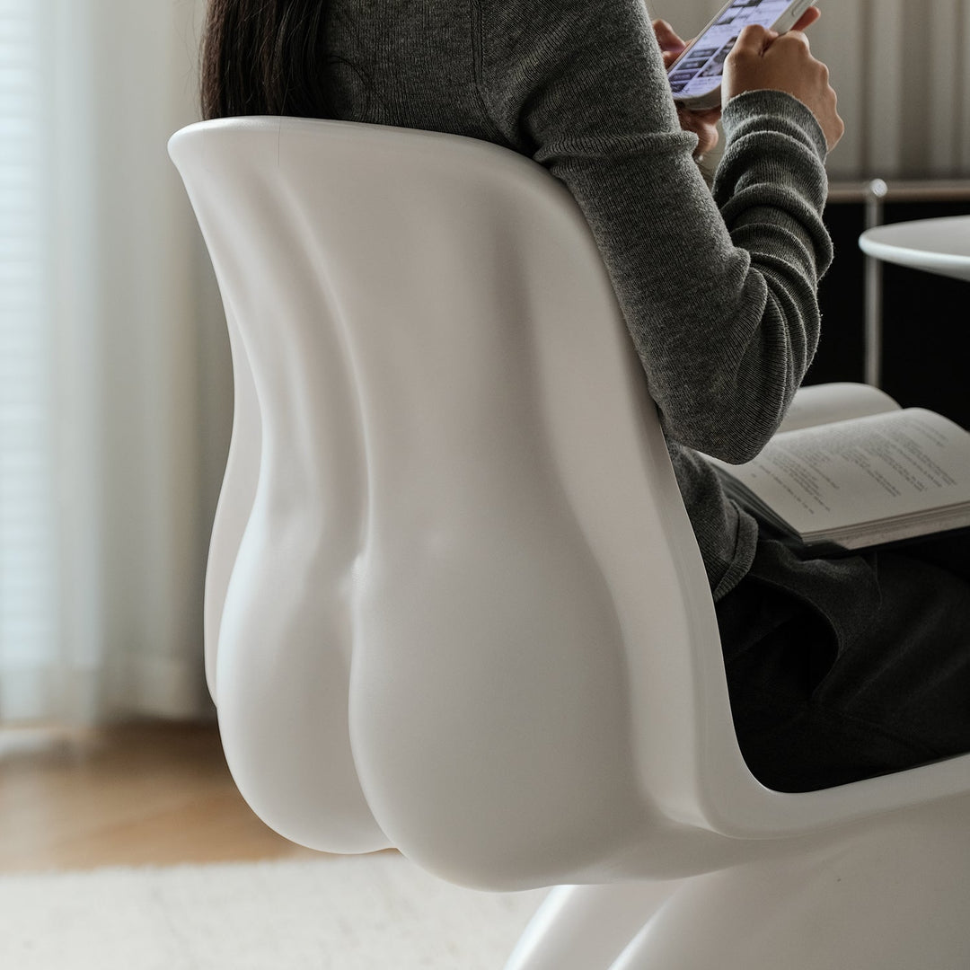 Bauhaus plastic dining chair her size charts.