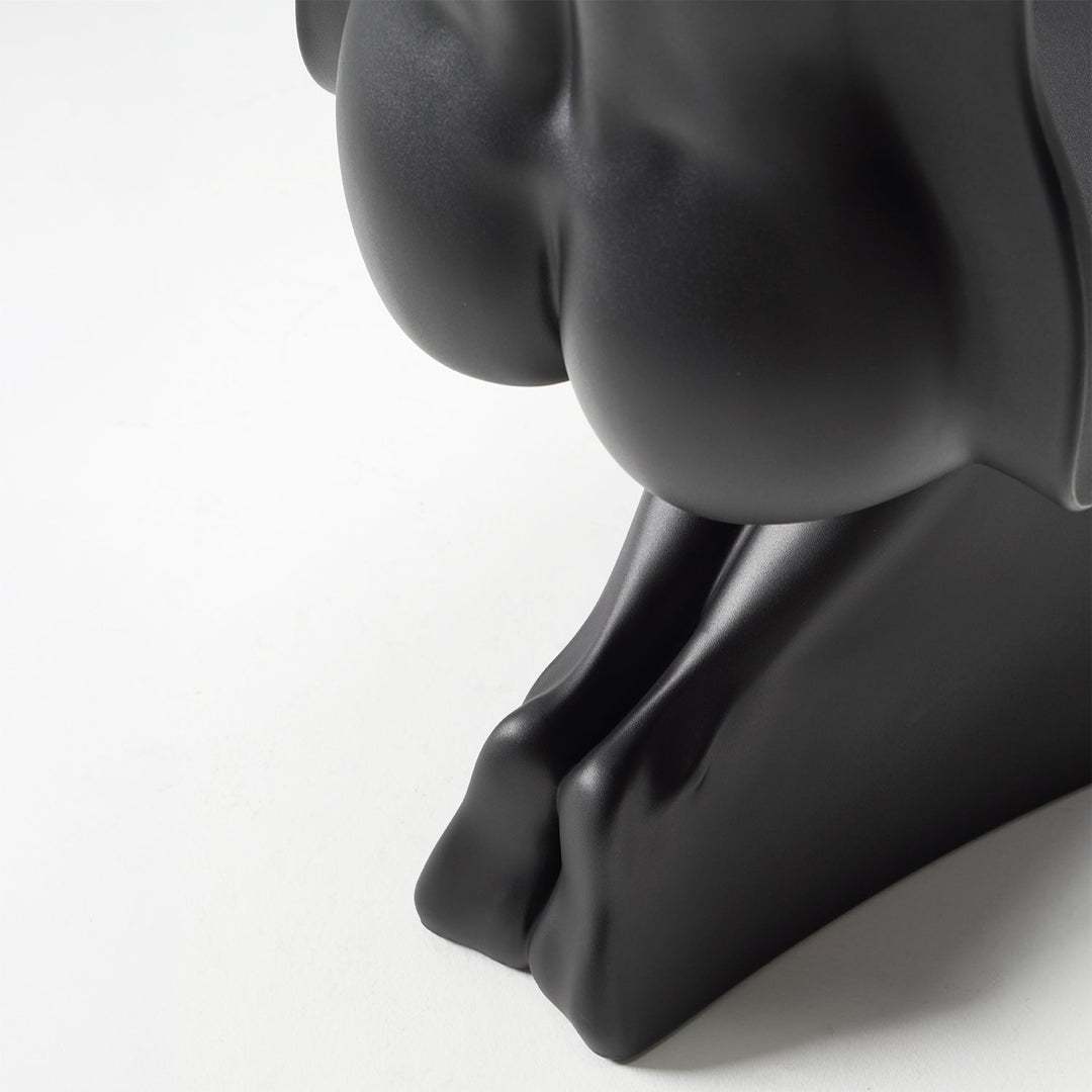 Bauhaus plastic dining chair her in details.