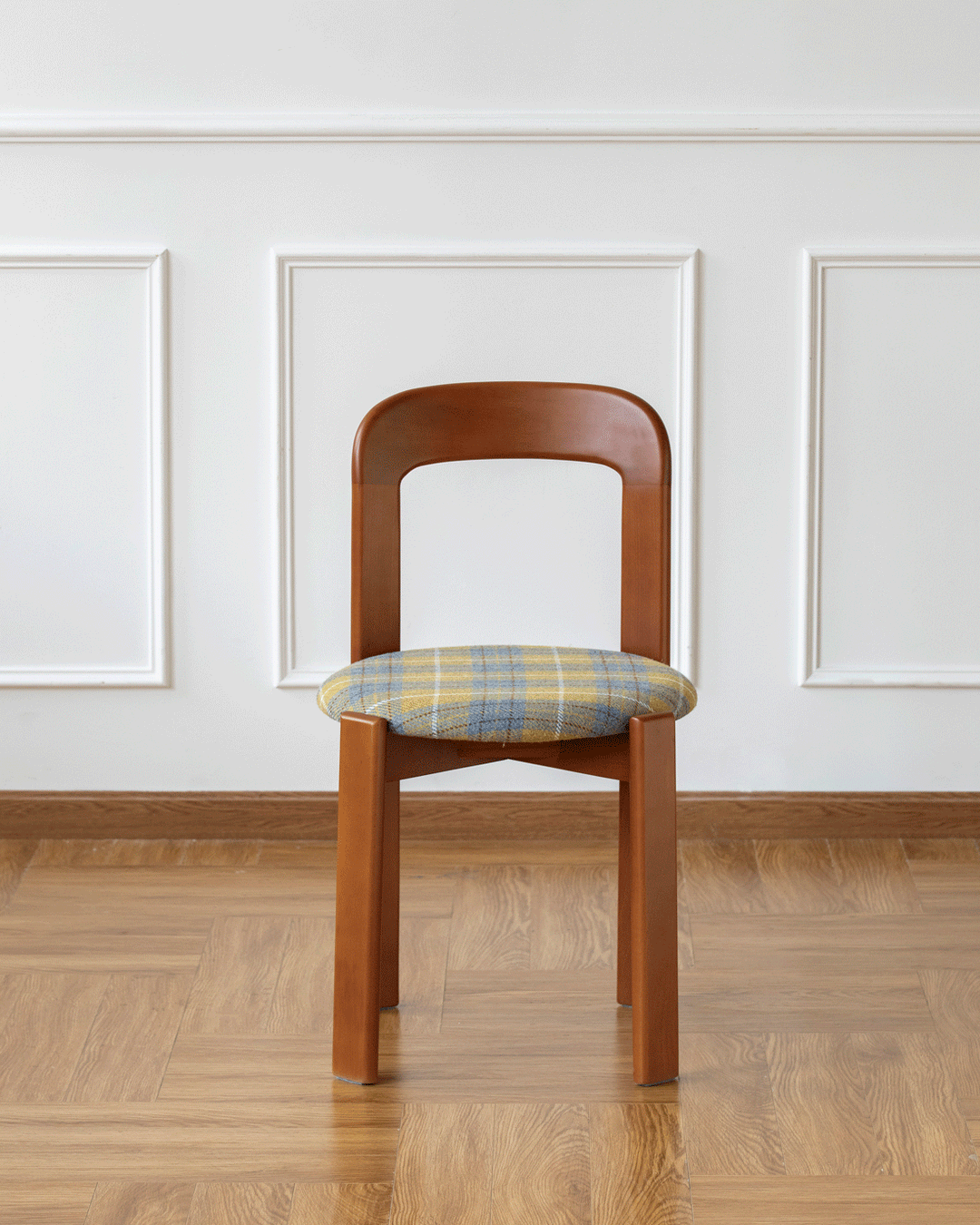 Bauhaus wool fabric beech wood dining chair memphis in panoramic view.