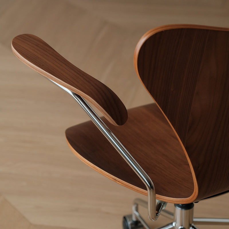 Bauhaus plywood study chair seven in still life.