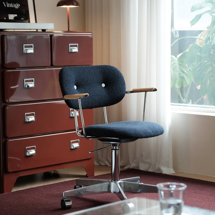 Minimalist boucle fabric study chair aodo detail 5.