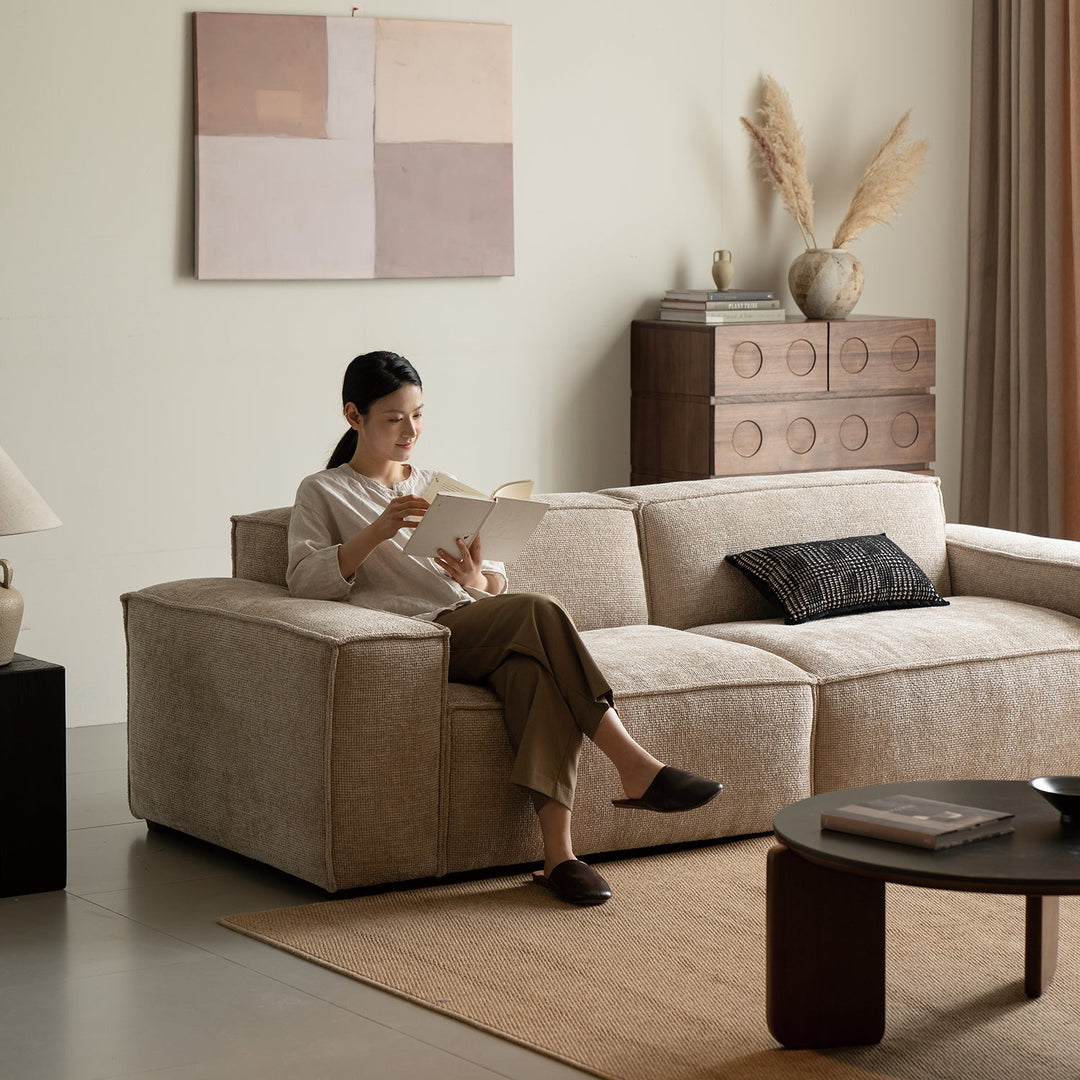 Minimalist linen fabric 4 seater sofa camaleonda in details.
