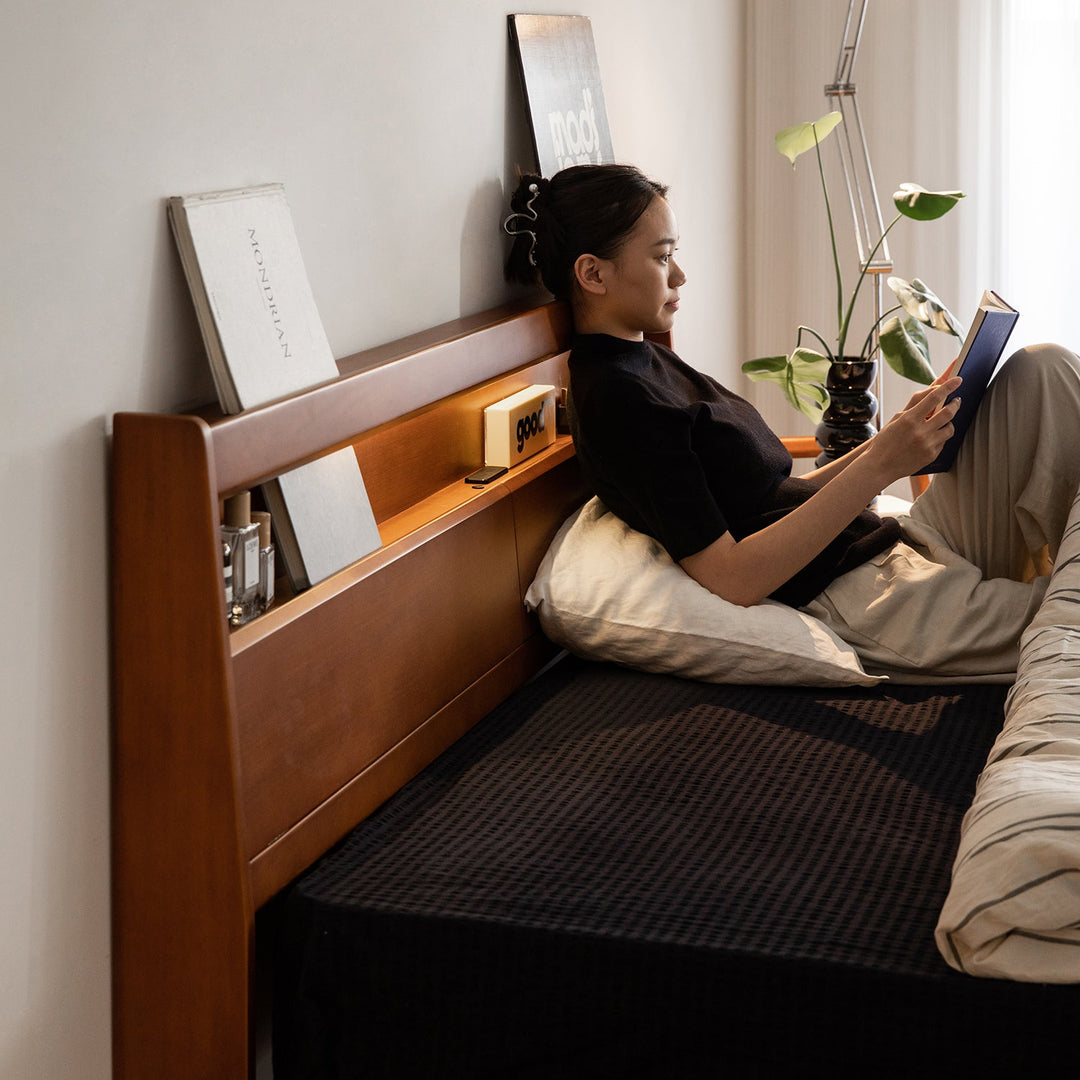 Vintage Boxwood Bed ACCOMPANY LIGHT