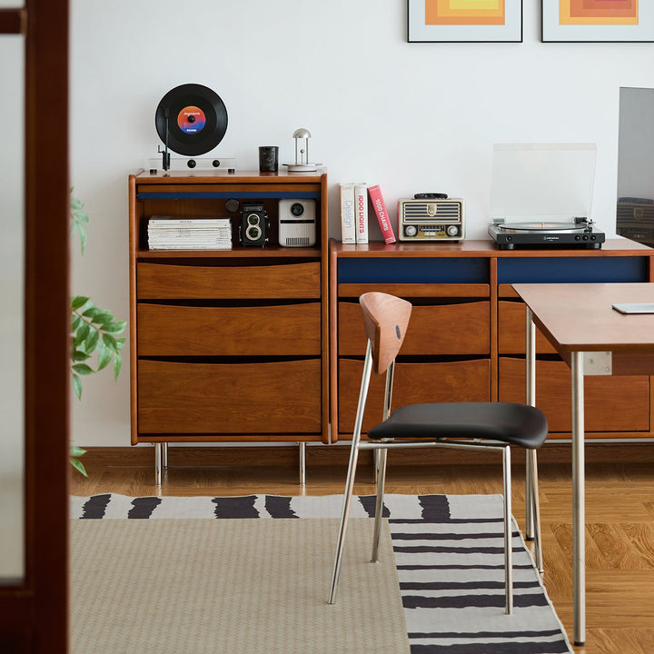 Bauhaus boxwood chest of 4 drawers mies in panoramic view.