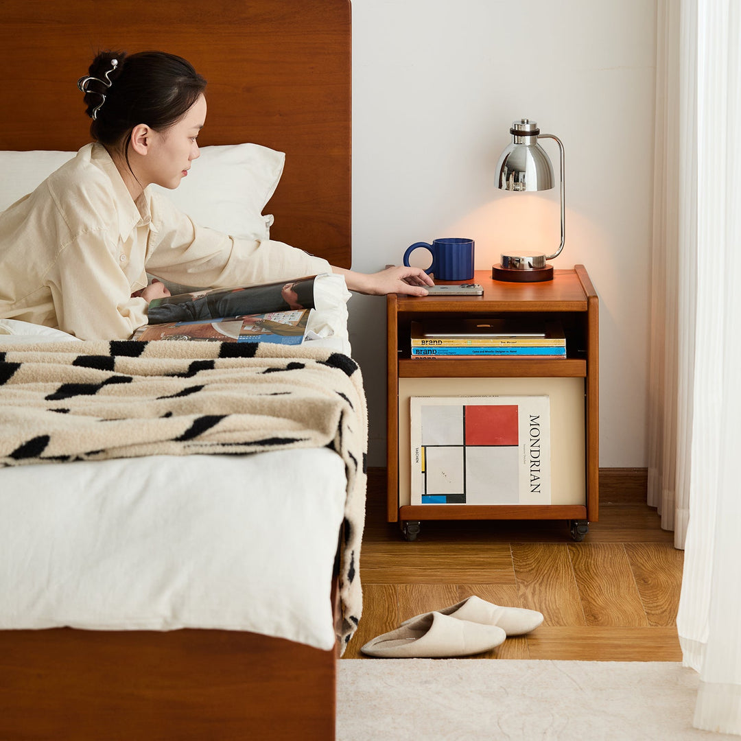 Vintage boxwood side table moonrise in details.