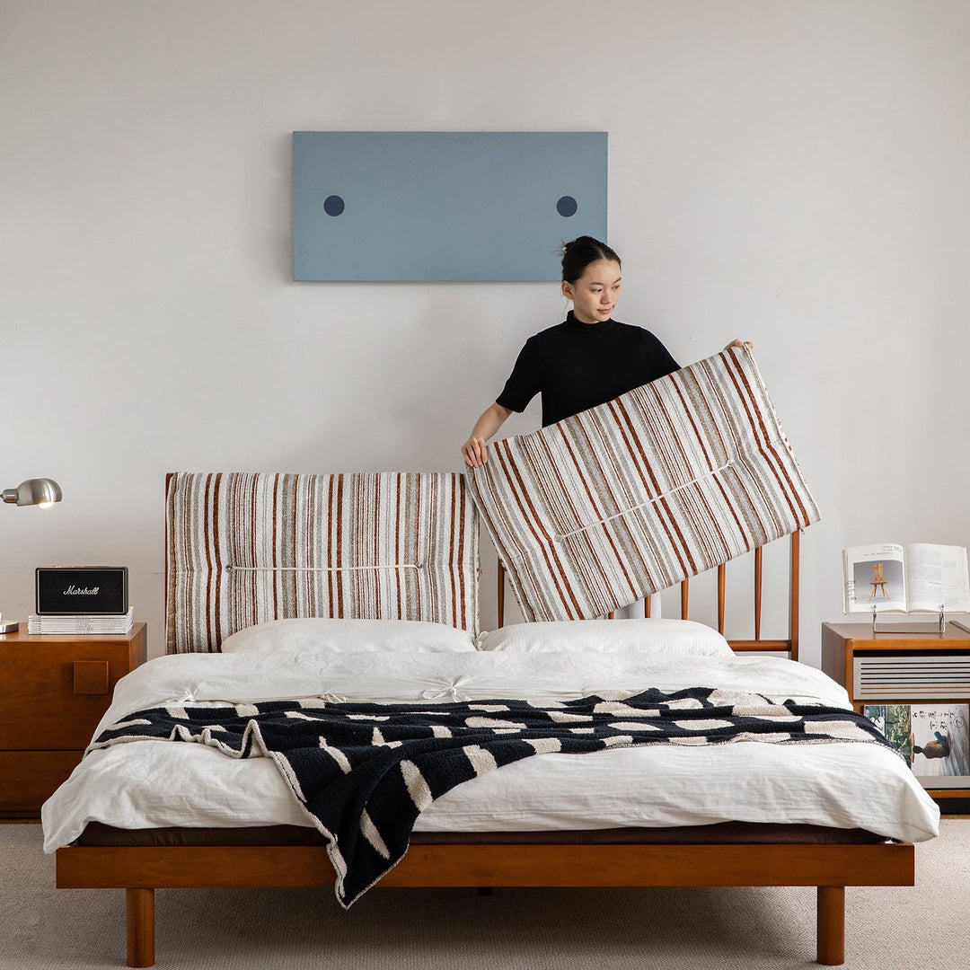 Vintage chenille velvet fabric boxwood bed milk in details.