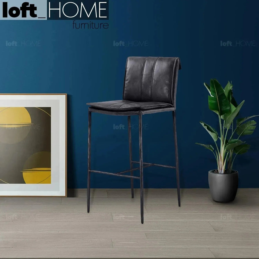 Bauhaus genuine leather bar chair lux primary product view.